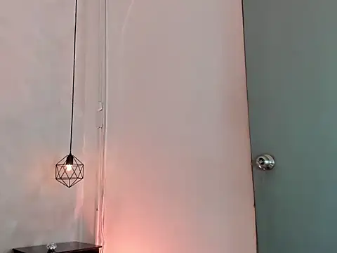 dakota_roussee webcam