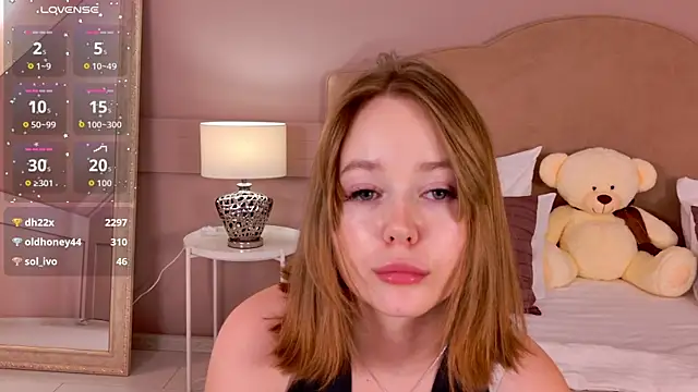 ElaraVance webcam
