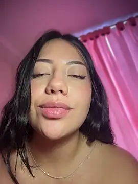MissCat_ live cam on StripChat
