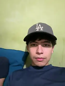 hotttboyyy18 live sex cam