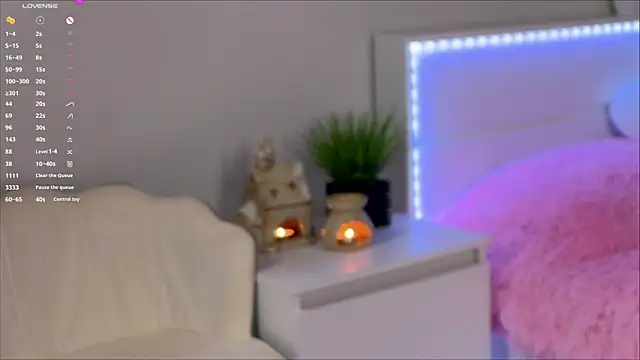 EllieDul webcam