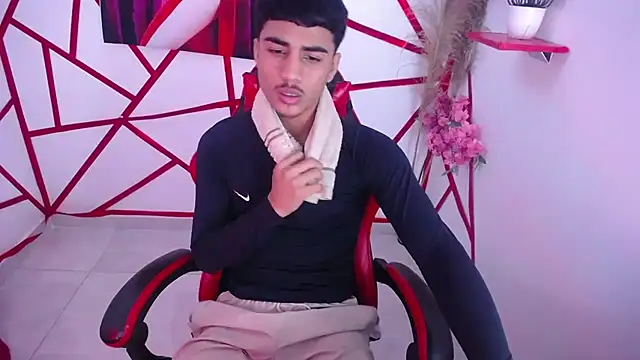 oliver-parker - Oliver-parker's free webcam - UK Sex Cams