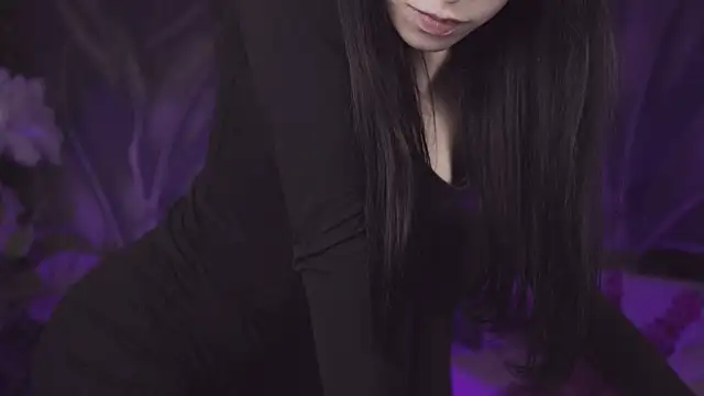 SeraphineSparda live cam on StripChat
