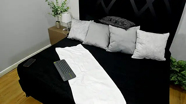 gian_rossi - Gian_Rossi's free webcam - UK Sex Cams