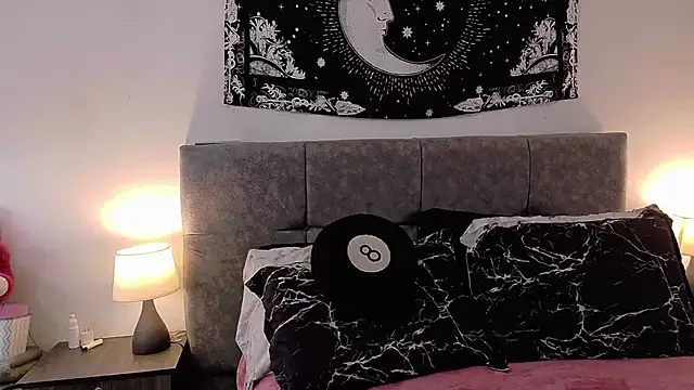 Lexiie1 webcam