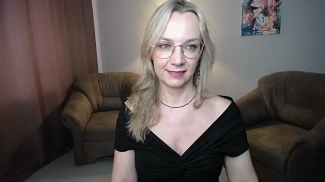 Ava_Elior webcam