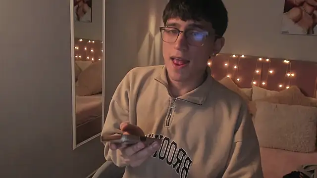ryan_valentino webcam