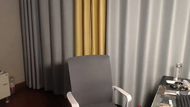 zhang1118 webcam