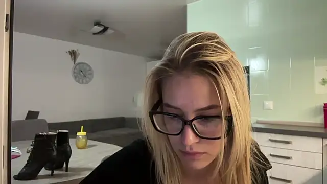 CryBaabyy webcam