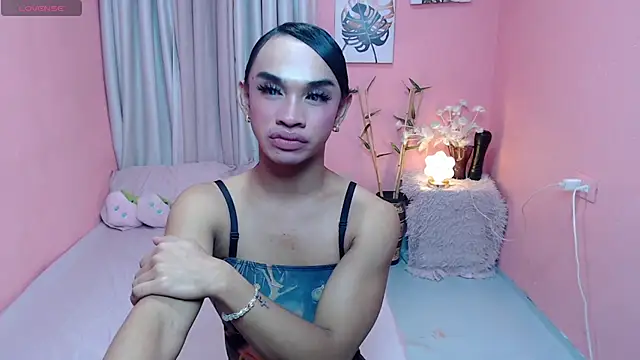VivienneLuxe webcam