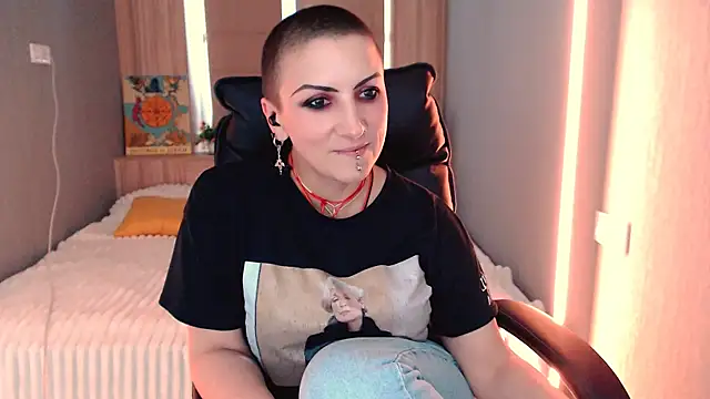 Sweet-n-Strong live cam on StripChat