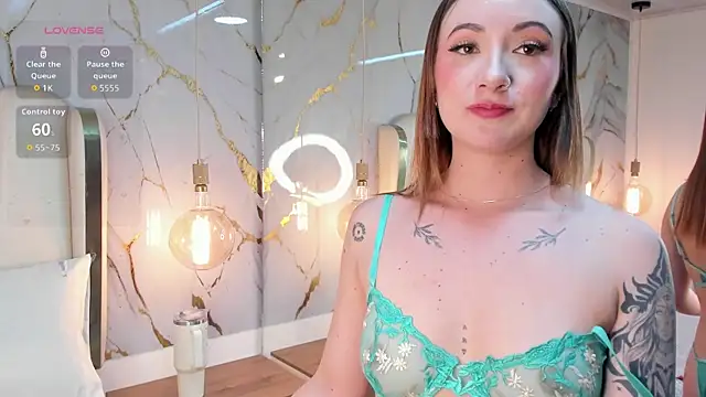 Hannah_Lane live cam on StripChat