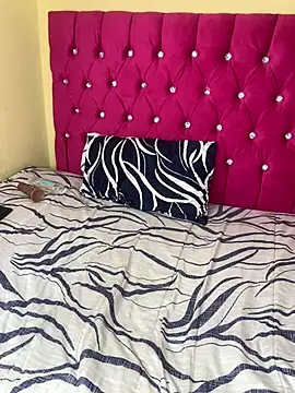 TheeRealBaddie live cam on StripChat
