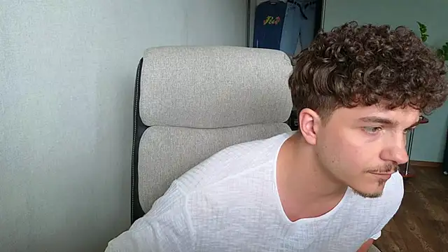 Remy_Miles webcam
