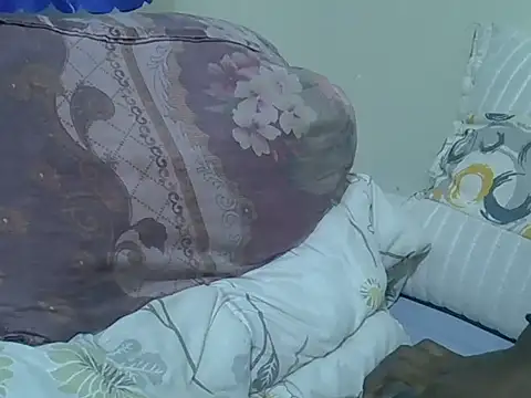 sexy_candi live cam on StripChat