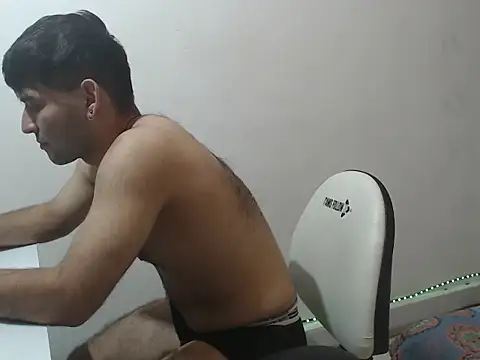 omar202612 live cam on StripChat