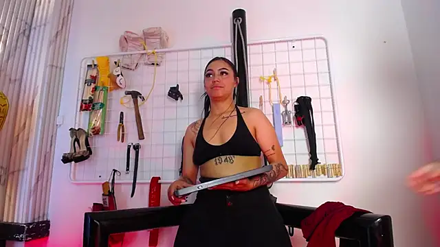 Aiiko_Domme live sex cam