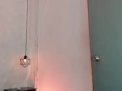 dakota_roussee webcam