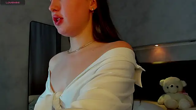 Emily_Lews webcam