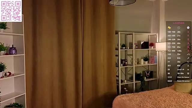 NarcisaDicker webcam