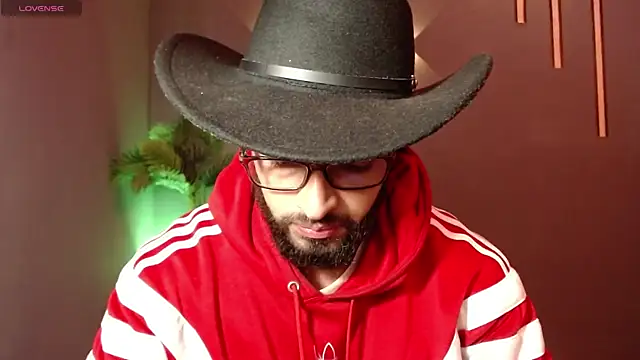 magnumchris live cam on StripChat