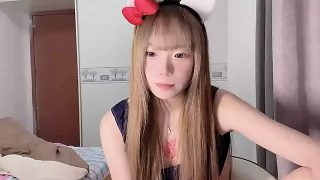 momo-9999 webcam