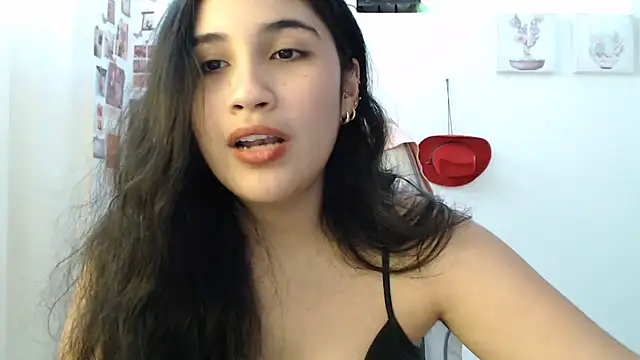 InocentHeaven1 live cam on StripChat