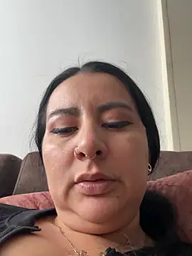Abril_Luv live cam on StripChat