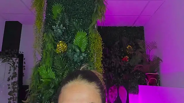 Sweet_Emilya webcam