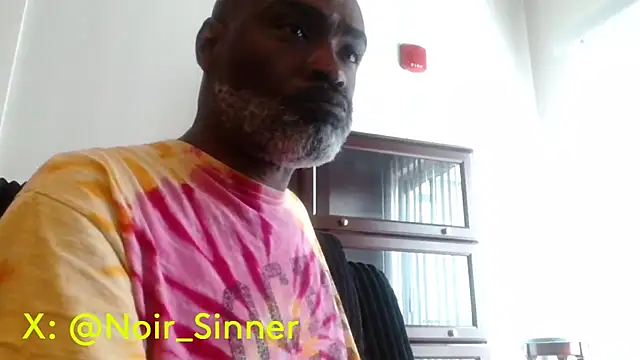 sinnernoir (M mature) - nude, standing jerk off session