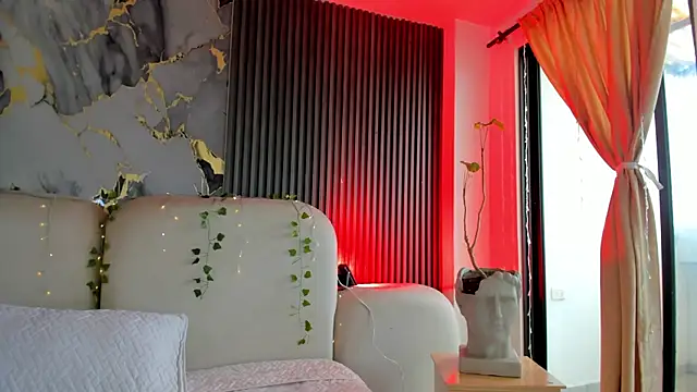 CarolineFyre webcam