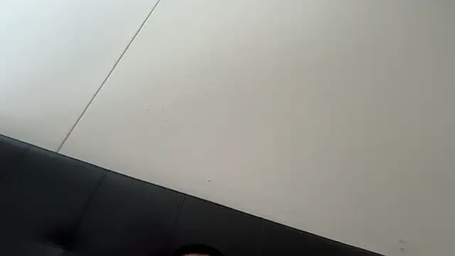 happynewyear111222 live cam on StripChat