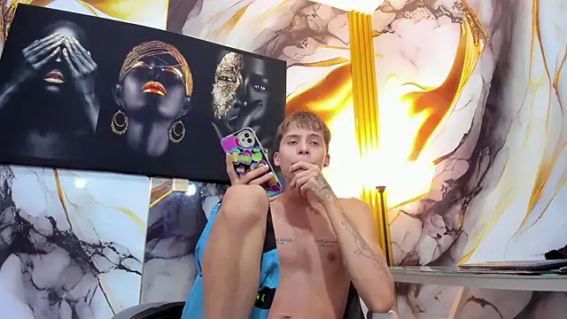 mono_blonde (M twink) - Show dick in boxer