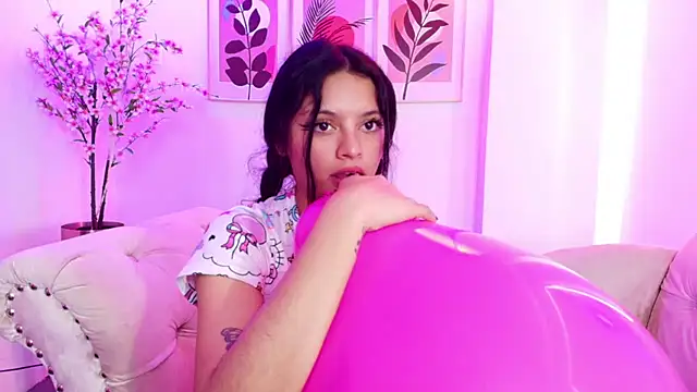 Maddie_T18 webcam