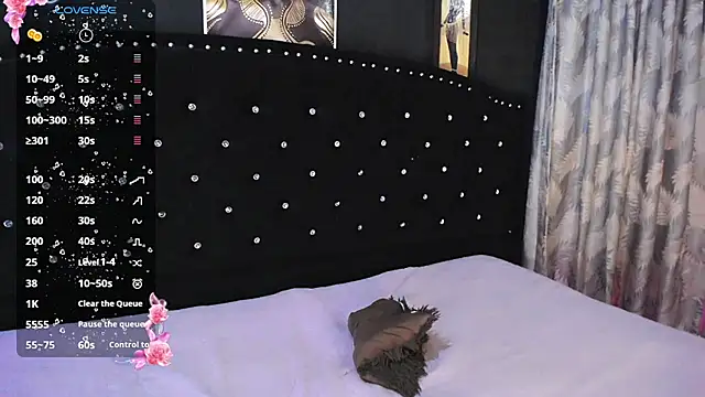 AdhaaraMoon_ webcam