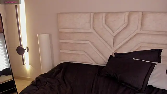 _zoe_3 webcam