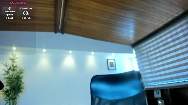 zoe_linss webcam