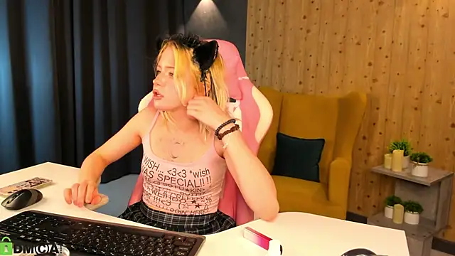 kikipeach webcam