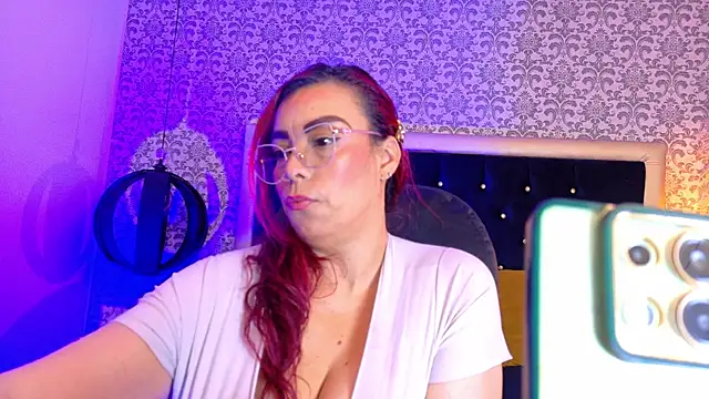 Mia_moon__0 webcam