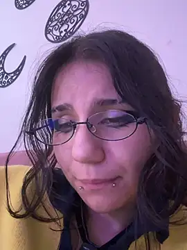 HollyPeach webcam