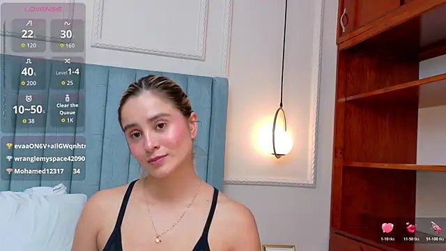 Serena-Virelli live cam on StripChat