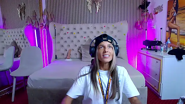 PlayfulShow webcam