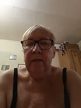 molli1408 - Molli1408's free webcam - UK Sex Cams