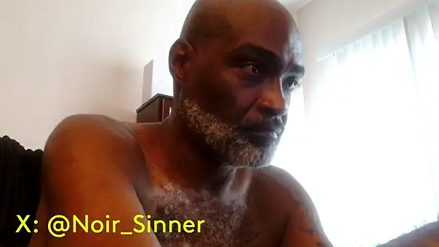 sinnernoir live cam on StripChat