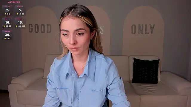 StacyWoods live cam on StripChat