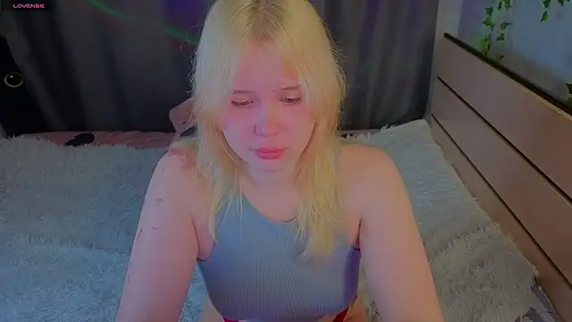 unburnedgirl live cam on StripChat