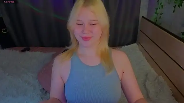 unburnedgirl live cam on StripChat