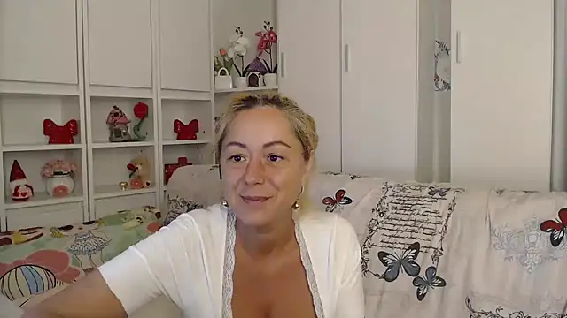_karolynesyera_ - _karolynesyera_'s free webcam - UK Sex Cams