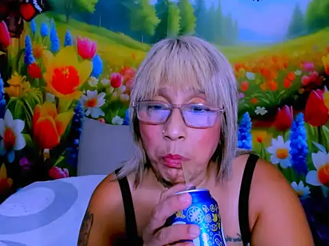 indianroxy webcam