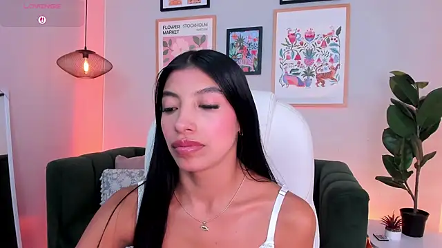 Tiffany_Low webcam